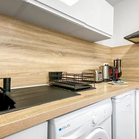 Homey Snow - Proche Gare - Balcon Prive - Wifi Apartment